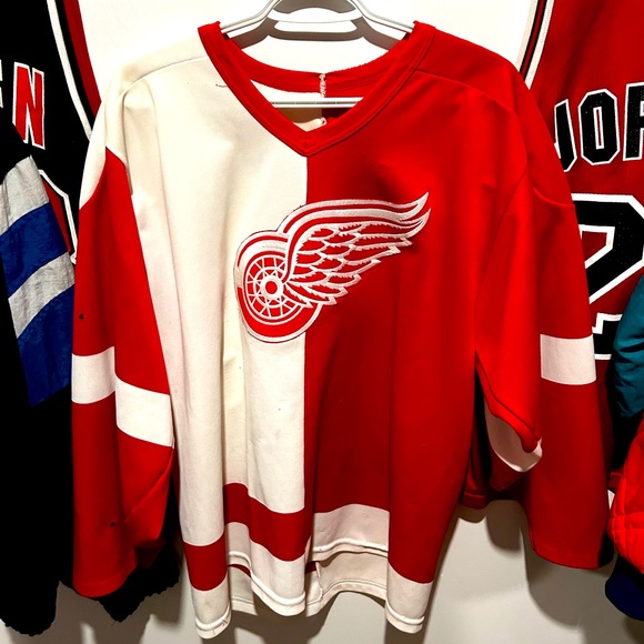 🔴SOLD🔴Split Detroit redwings jersey - Picture 1 of 4